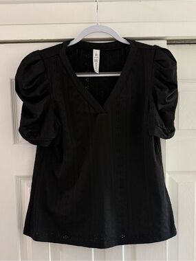 🖤 B Black V-Neck Puff Sleeve Eyelet Top 🖤